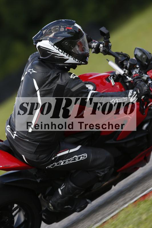 /Archiv-2024/29 12.06.2024 MOTO.CH Track Day ADR/Gruppe blau/35